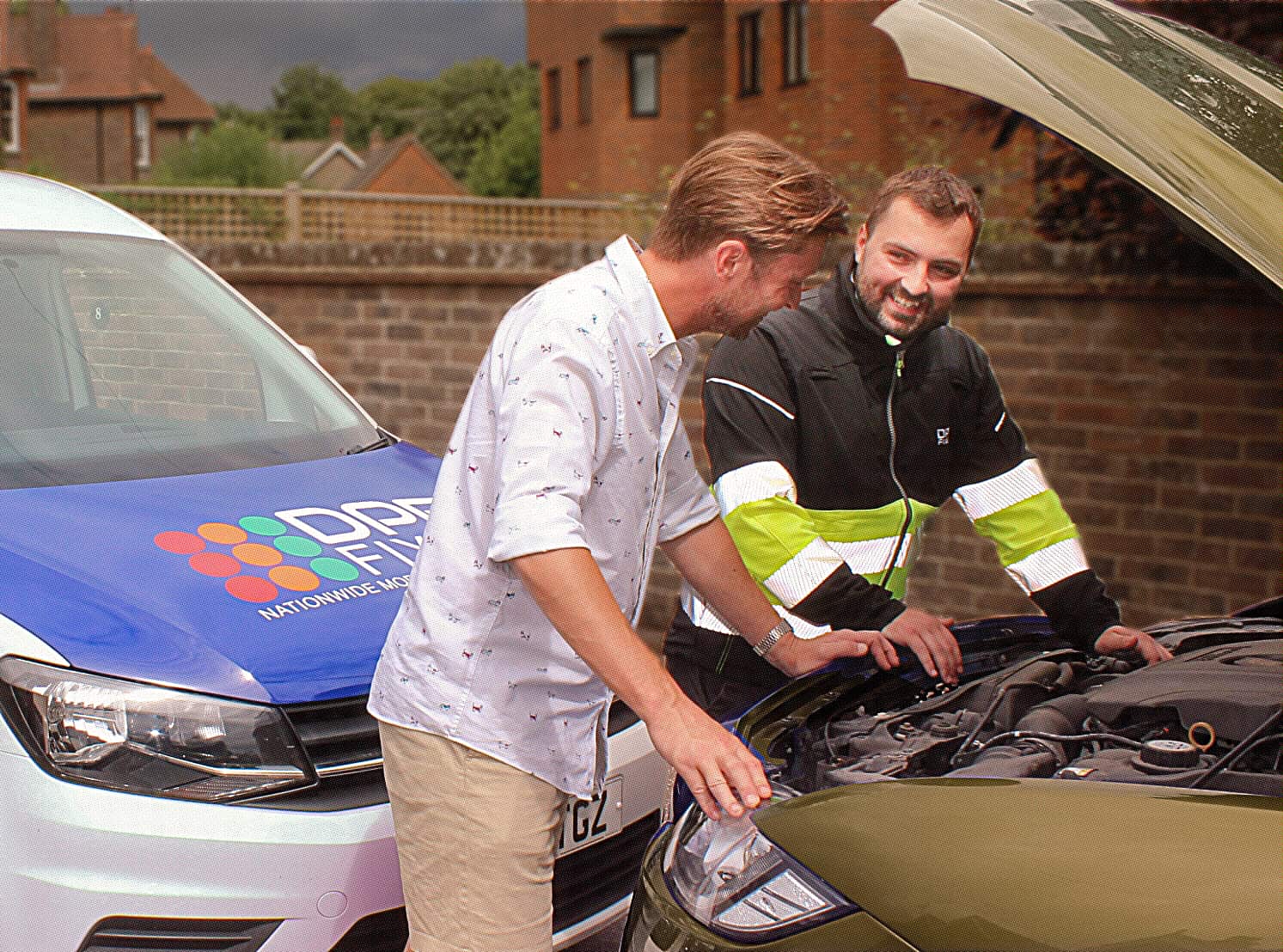 DPF Fixer engineer with a customer